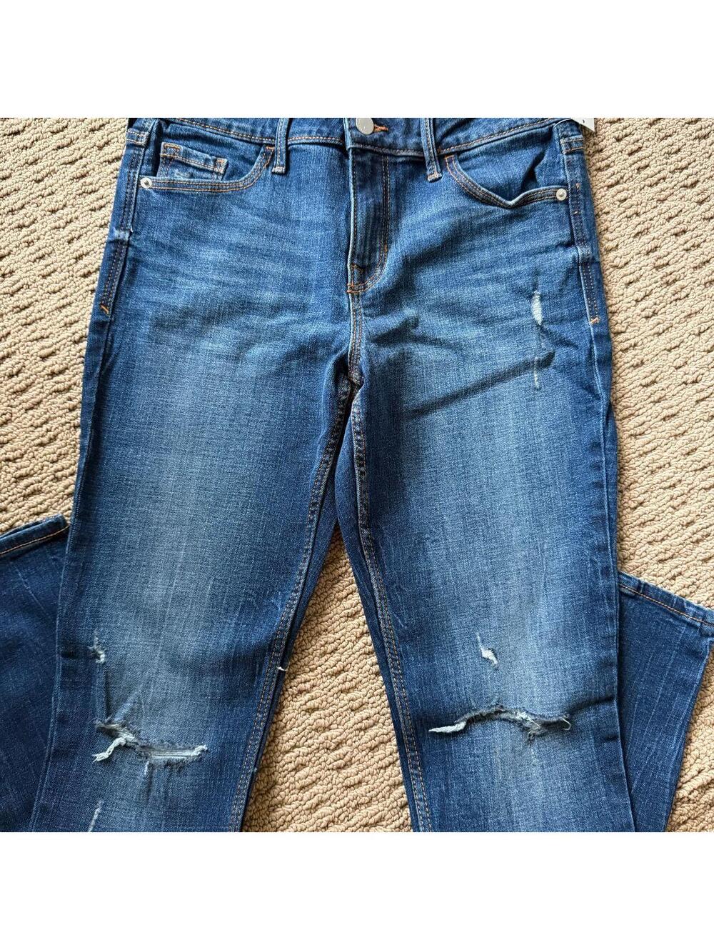 Old Navy Medium Wash Distressed Rockstar Super Skinny Jeans Size 6 NWT